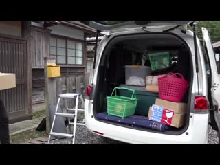 辣妹朋友用穿着热裤的巨臀诱惑着… GETS-106