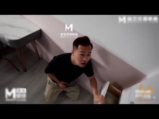 麻豆传媒 变成内裤君的我 紧贴女大生的骚嫩小穴 ph-198