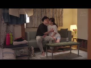 初次交往的女友脱衣后…现出想像不到的苗条美巨乳 大兴奋的我抽插到性欲殆尽 天美诗织 EBWH-010