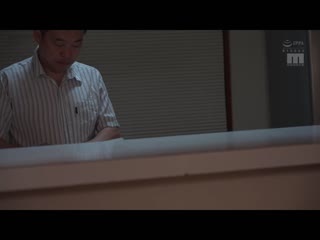 被暴走大叔下春药内裤湿透中年的热烈嗑药做爱上瘾失禁高潮 仓本堇 MIAA-741