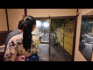 人妻无套中出温泉偷情旅行～偷偷与他人性爱的两天一夜，背德性爱纪录～ 小野坂唯香 VOD-041