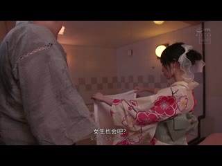 烟火大会的夜晚，突然下起大雨，与从小认识的同学躲在爱情宾馆的房间裡避雨中出 香水纯 HMN-637