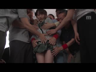 电车通学中的迷你裙学生妹被包围集团搞痴汉 揉捏巨臀精液喷发18发寂静轮姦 小野六花 MIDV-599
