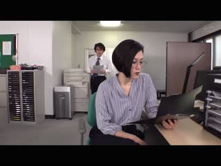 绝对露内裤！经常一面挑逗一面玩弄肉棒的小恶魔美少女3人组 MMUS-060