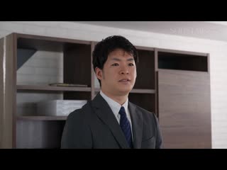 經理夏目外表很酷,總是散發著能幹的氣質,但當我接觸到她之後,才發現她是個徹頭徹尾的失敗者。她把所有工作都推給我,但加班後卻帶我出去喝酒,甚至讓我在她家和她發生性關係。是一位非常溫柔體貼的女上司 夏目響 START-410