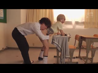 保险套破了竟然变成无套插入！用超加速的活塞运动多次中出！ 春阳萌花 WAAA-493