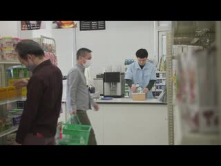 与香汗淋漓打工人妻在无法逃离的密室二人独处…。 本田瞳 JUL-620