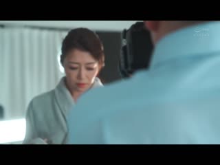 裸体模特儿NTR 与上司沉溺于羞耻的妻子冲击的外遇映像 北条麻妃 JUQ-464