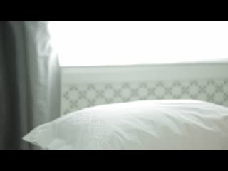 驚人的青少年三人行與兩位美女