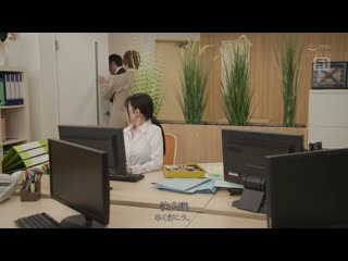 让温驯的新进女社员陪同一晚出差，带到同房后…竟然变成了超级淫乱母狗，被榨干到精液变得透明… 乃坂日和 SONE-753