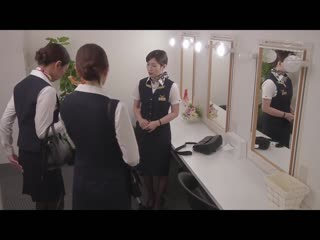 飞行服务被解僱…年轻失业而无法飞行的空服员成为有钱人的肉的奴隶 奥田咲 SSIS-695