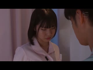 执拗、不吉利、被氛围吞没，如果帮你做乳交… 被裸照威胁，持续被当作自慰套的顺从巨乳护士 桃濑日葵 CAWD-811