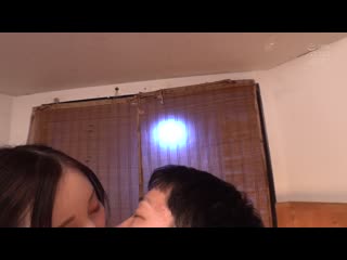 瞒着家人偷偷搞外遇… 在家族旅行中，被巨根年轻肉棒抽插到高潮不断的妻子 本田桃 NGOD-239