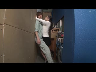 要不要与我做爱？不管男友在身旁持续眼光相对就是可以马上搞的女孩。 HUNTA-766