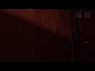 人妻女教师 ～背德的放课后巨根～ 虽然知道这是违规的，还是被学生巨根侵犯… 那贺崎雪音 NGOD-249
