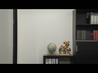与从顺人妻秘书社长室密会 自午间吸取胸部撕破裤袜不伦中出性交 JULIA WAAA-343