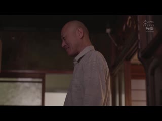 公公浓厚舌技舔舐堕落的美人妻 葵司 SSNI-781