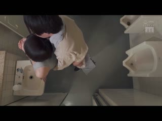 总是高傲的肌肉系女上司，让我看到她流汗无防备的胸部与寂寞的素颜发情了，展现欲望暴走抽插，贪婪般疯狂抽插中出… 石原希望 MIDV-824