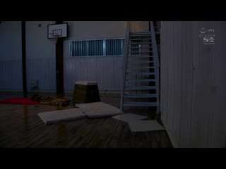 返家困难学生与老师跨越一线狂乱的颱风夜 三上悠亚 SSNI-802