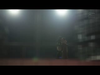 「现在在这裡接吻的话、就给你中出。」与醉后变成接吻魔的人妻接吻约会。 黑木玲奈 YUJ-021