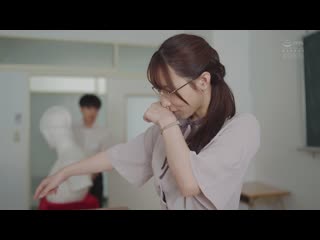 那个美术老师居然会这样品尝我们的肉棒，简直像在做梦般。 海老咲碧 ATID-625