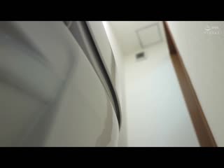上班族必看。和错过末班车的女员工的意外性爱机会！？亲切给过夜后意外的神淫展开！？本来只是陪睡而已，却在意彼此而内裤湿润。允许中出人妻。5 ITSR-109