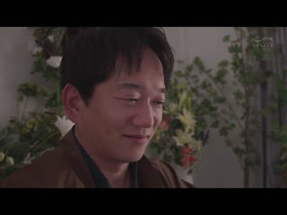 代替老公的高傲女上司、耻辱的客诉对应。被恶劣男人强制用固定按摩棒持续道歉与絶顶的人妻。 风间由美 JUQ-681