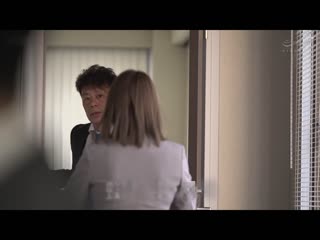 被老公的上司装饰 人妻身体配件 叶爱 JUL-939