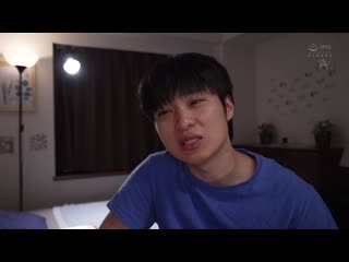 与不太擅长与阿姨玩摔角的我，被她多次用顔骑式打桩 。 藤森里穗 DASS-548