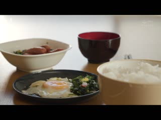 深爱反抗期儿子的母亲、接受成为肉奴隶的日子。 平冈里枝子 ROE-073