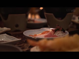 出张处温泉旅馆住同房NTR 听着下属放闪的上司做出错误判断…相性出众到做爱到早上 西元明沙 STARS-702