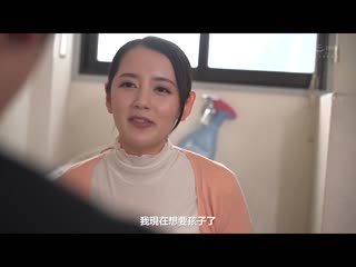 被两侧邻居中年男性盯上的入居者。 轻啜人妻婀娜多姿的身躯…。中年三明治性交 美咲环奈 JUQ-263