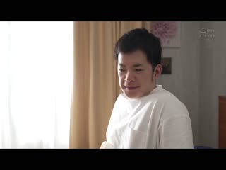 在交友软体上以『戴口罩』『2小时限定』的条件下与爆乳妻子见面发现到是妻子的妹妹…忘我地沉溺在『不戴套』短时间中出的我 羽月乃苍 JUQ-663