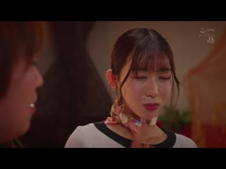 魔镜NTR按摩院：漂亮苗条的女友在旁边被戴绿帽,但无法抗拒巨乳姊姊的绝技,最后与她进行了纯粹的性爱。黑川堇 柏木小夏 HSODA-077