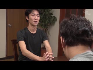 忍着娇喘在老公旁被夜袭中出的人妻 12 OVG-076