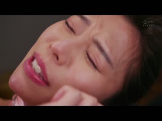 自宅沙龙被中年男性性骚扰的人妻按摩师 【立场逆转】抓龙筋搾精施术―。 上羽绚 JUQ-376