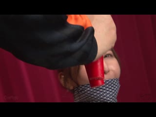 渴望无情蹂躏的女体育老师 足立友梨 CMC-318