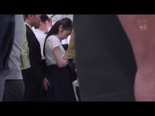 对看起来懦弱的女学生搞痴汉后居然是超变态反被搞痴女玩法 香水纯 SSIS-914