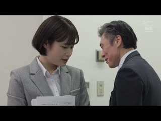 精神饱满是优点的新进员工在出差处与上司同房… 持续到早上的絶伦性交雌堕 。 美晴暖 SSIS-811