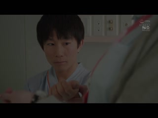 极度偏爱的！？给巨乳护士连续性处理，悄悄地在大房间裡进行乳交入院性生活。宇野美玲 SSIS-806