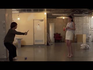 住在空房下的年轻流浪汉与人妻 橘玛丽 MEYD-832
