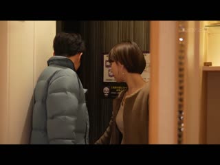 目光一交就会不分地点接吻的自豪年长女友马上将接吻勃起的我带到爱情宾馆总是无法约会 都筑亚美 SDMUA-067