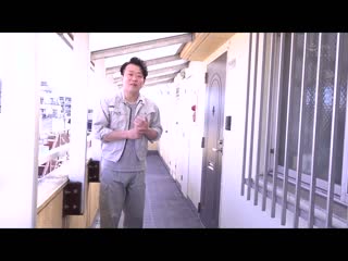 夏日夜晚回家、忘了带钥匙到隔壁人妻家睡一碗…。 无防备过头胸部与脚部兴奋的我、直到早上疯狂抽插…。 小松杏 JUQ-002