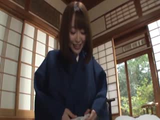 超正温泉老闆娘特别性招待！ 上原亚衣,波多野结衣,乙叶七濑,篠田优,大槻响,水野朝阳,夏目爱莉 MDB-678