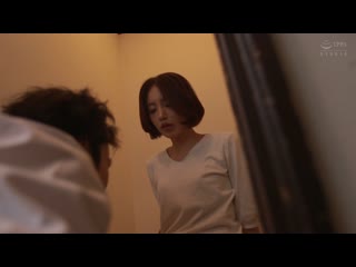 「末班车没了…那来我家吧？」错过末班车，与老公出差的女上司家裡过夜不伦，被诱惑发情的我兴奋地持续到早上 HODV-21945