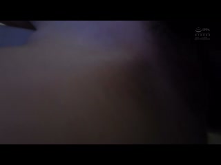 超下流的女人 在神保町後巷找到的瘋狂巨乳纖細碧池，整天窩在汽車旅館裡無套插入中出 新井里真 BLK-663