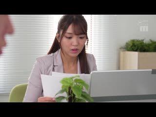 我的性癖被美腿女上司的无内裤直穿袜诱惑，从上而下被痴女操弄射精20次完全沉迷其中 木下日葵 MIAB-488