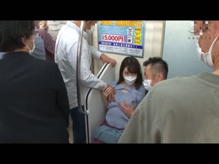 满员电车被前后夹击纳尔逊式锁强制乳头开发的巨乳美女 小花暖 DRPT-026