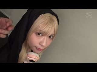 萌袖 细身美脚 尽情中出 对从顺角色扮演少女猛烈抽插 绝对着衣性交 圆井萌华 MUKC-084