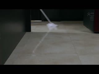 人妻秘书、满是汗水与接吻的社长室中出性交 小野铃香 JUQ-701
